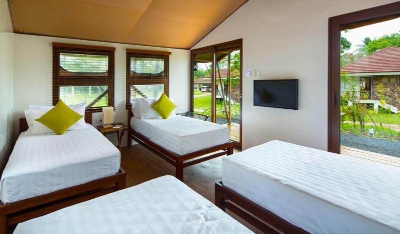 Solina Beach & Nature Resort Carles Екстер'єр фото