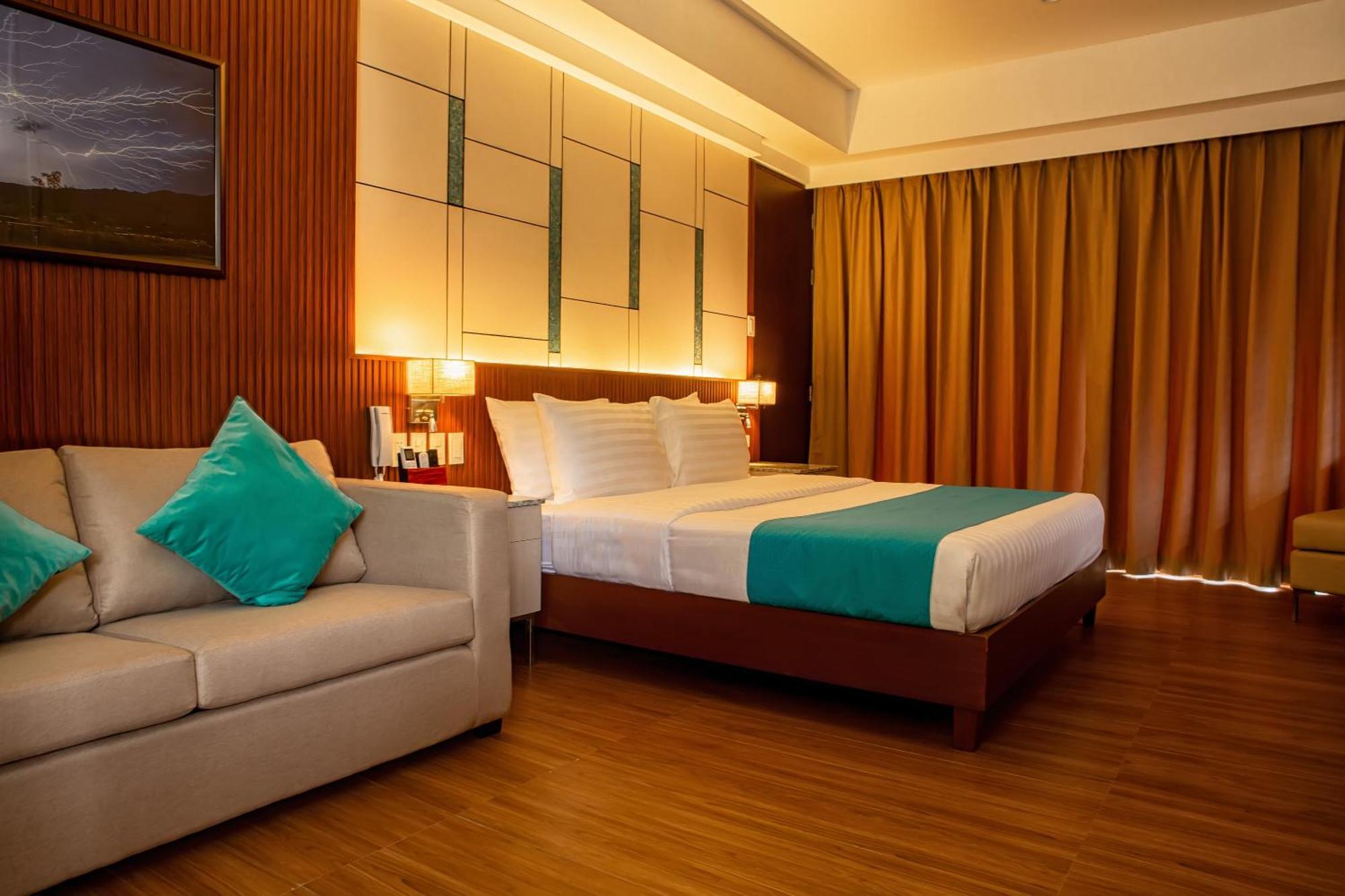 Solina Beach & Nature Resort Carles Екстер'єр фото