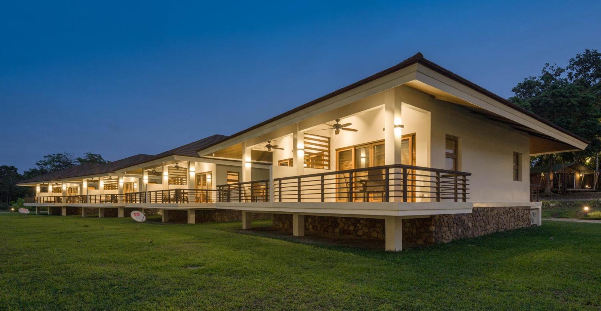 Solina Beach & Nature Resort Carles Екстер'єр фото