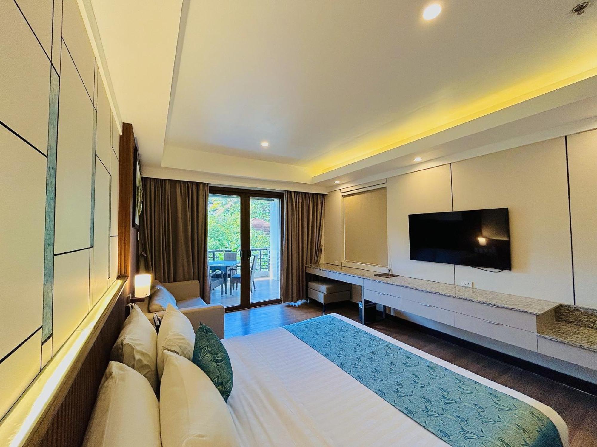 Solina Beach & Nature Resort Carles Екстер'єр фото