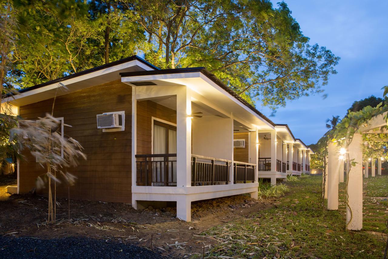 Solina Beach & Nature Resort Carles Екстер'єр фото