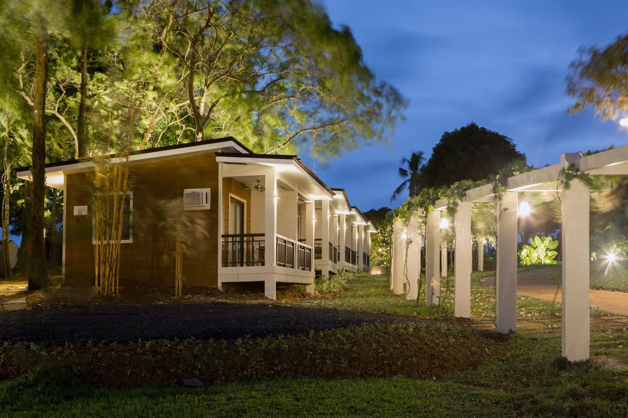 Solina Beach & Nature Resort Carles Екстер'єр фото