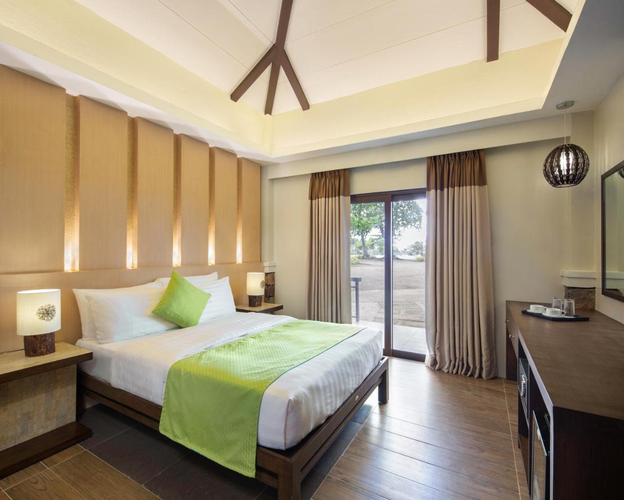 Solina Beach & Nature Resort Carles Екстер'єр фото