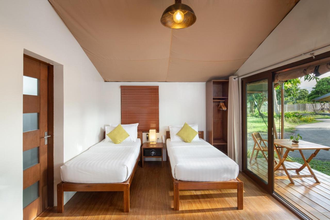 Solina Beach & Nature Resort Carles Екстер'єр фото